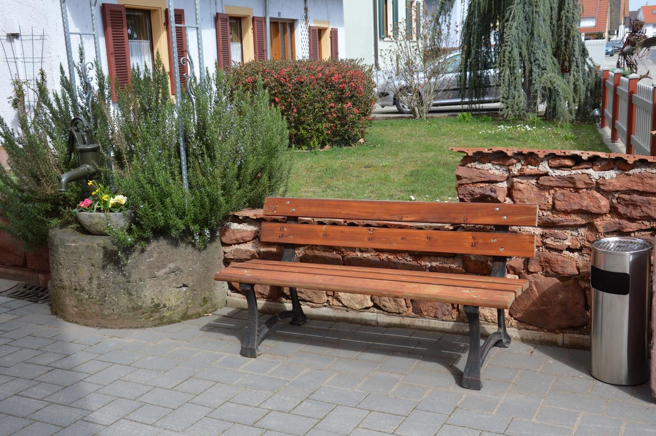 Ferienwohnungen Am Brunnen - Naehe Europapark, W-Lan, Klimaanlage Райнгаузен Екстер'єр фото